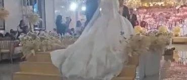 酒店被淹，新人舉辦“水上婚禮”！