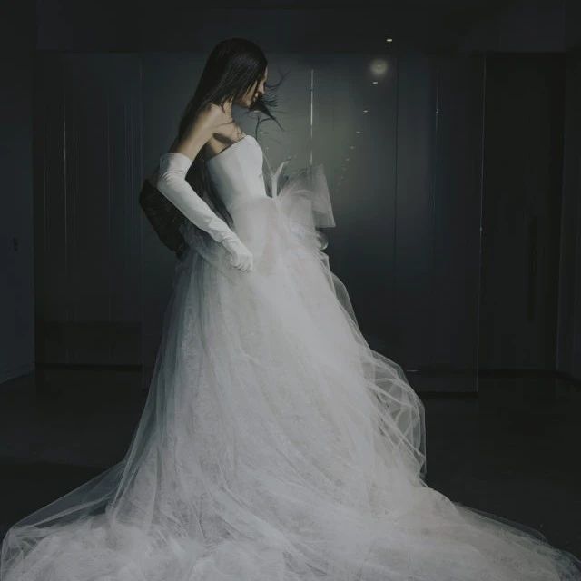 重磅！婚紗女王賣掉Vera Wang品牌！